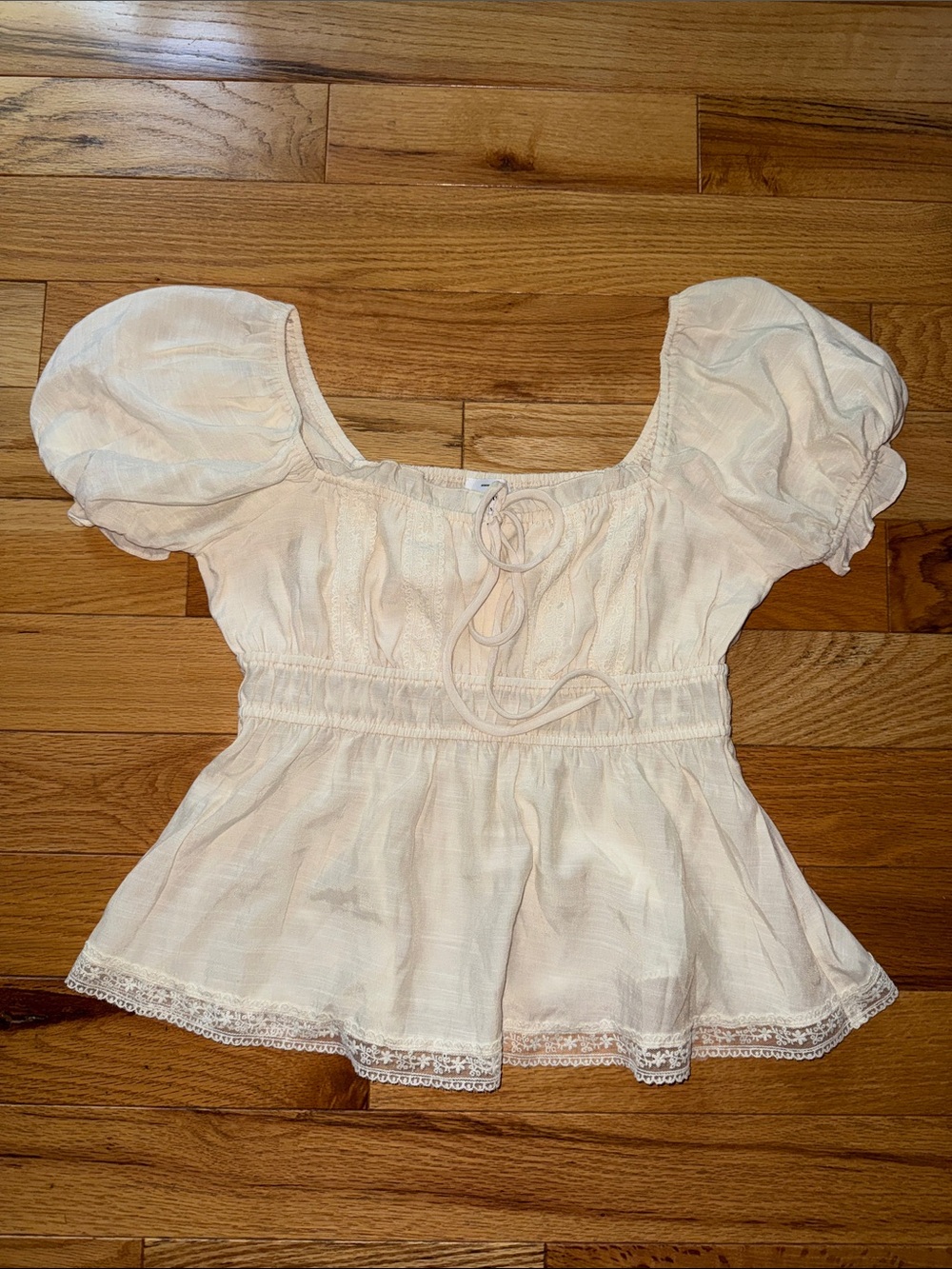 Women's Cream Puff-Sleeve Peplum Blouse with Lace Trim